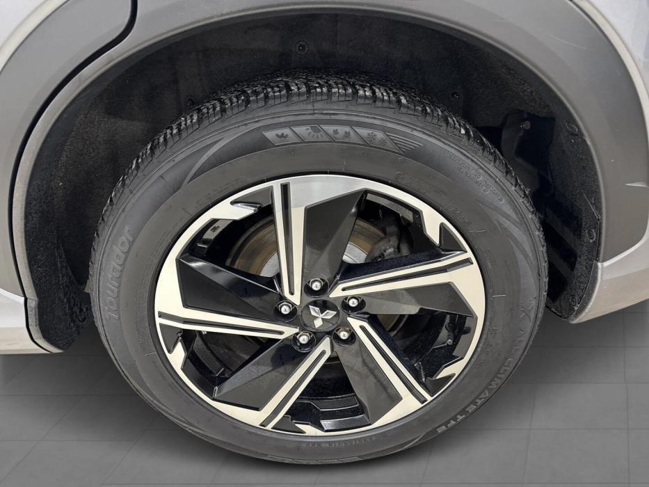 MITSUBISHI ECLIPSE CROSS 2024