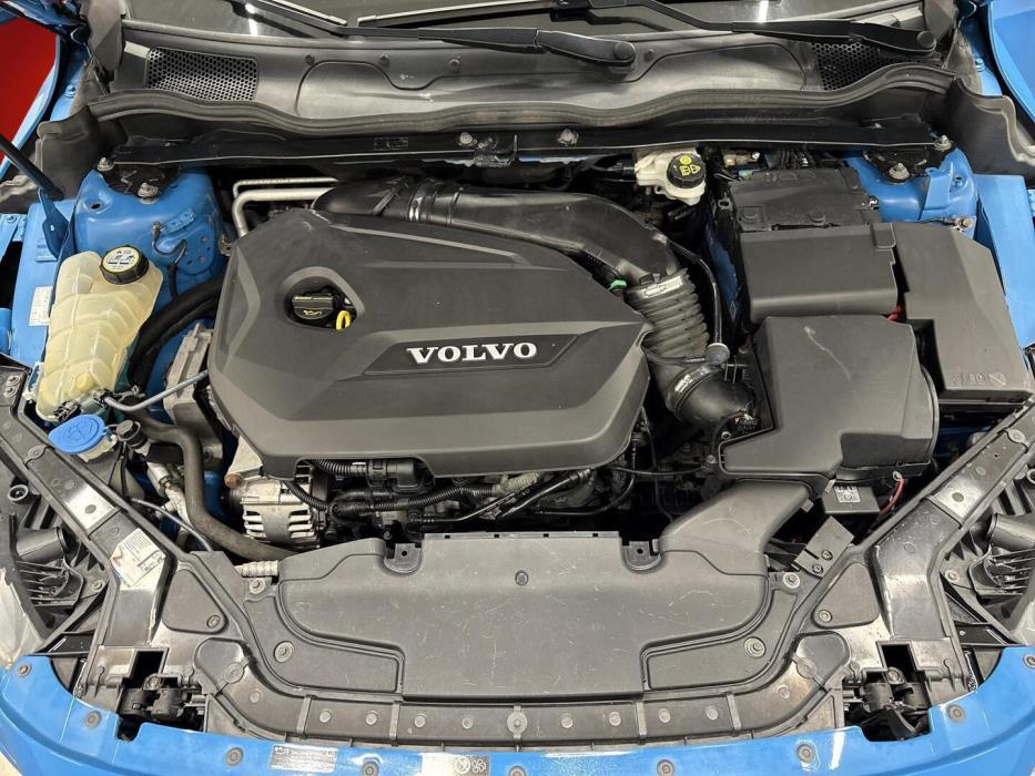 VOLVO V40 2013