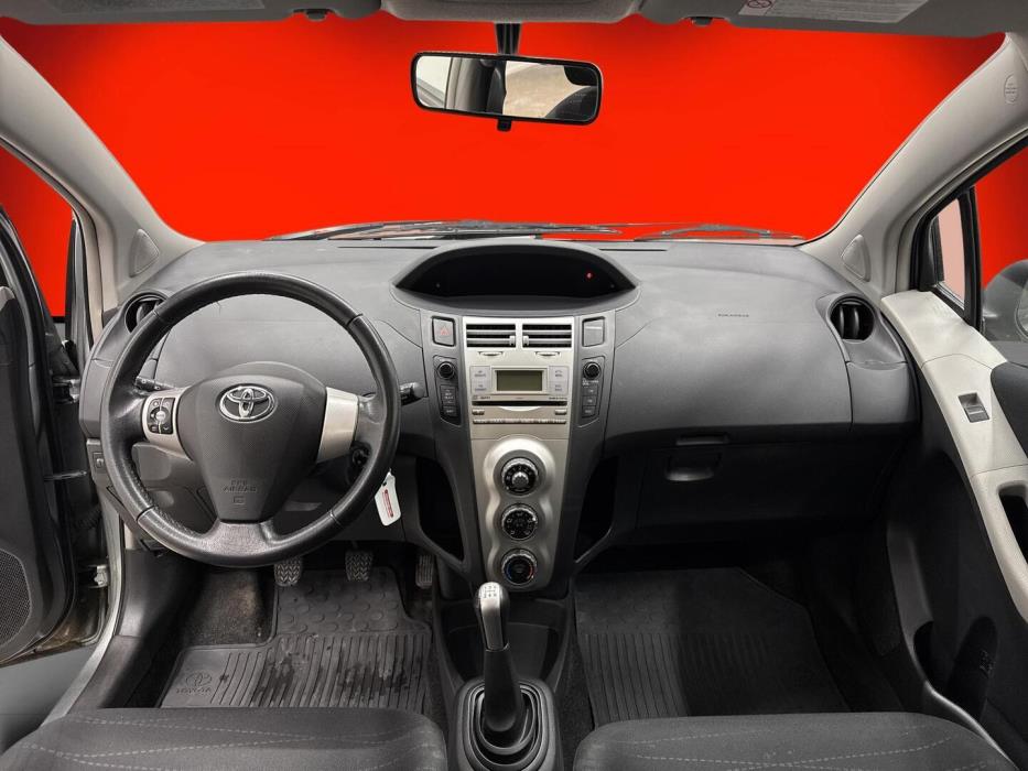 TOYOTA Yaris 2008