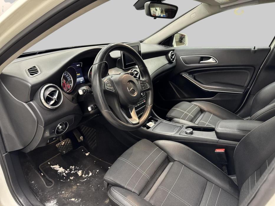 MERCEDES-BENZ GLA 2016
