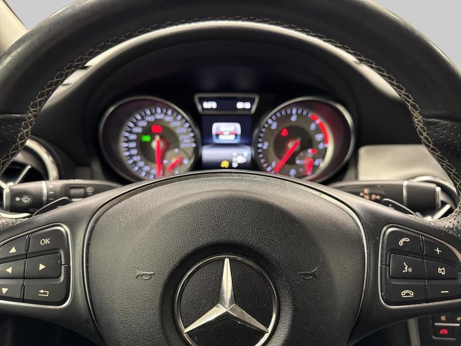 MERCEDES-BENZ GLA 2016