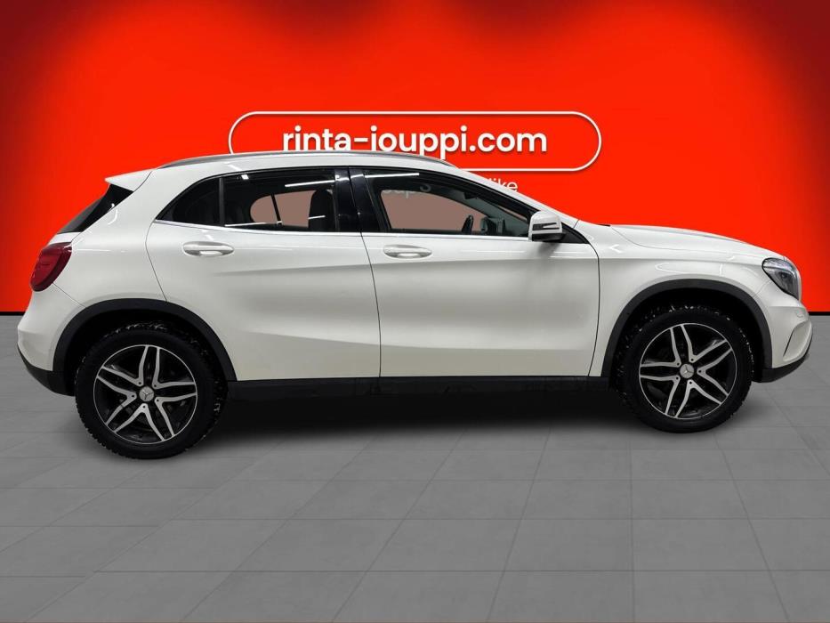 MERCEDES-BENZ GLA 2016