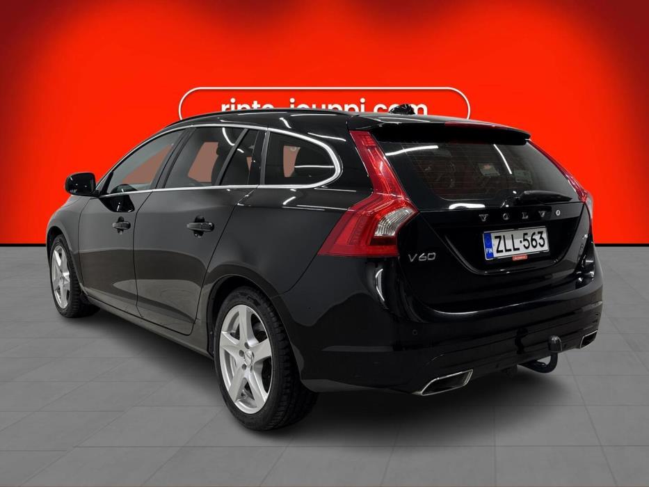 VOLVO V60 2017