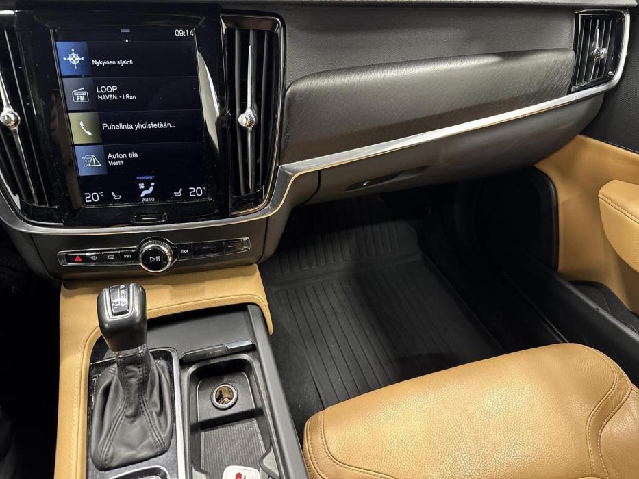 VOLVO V90 Cross Country 2017