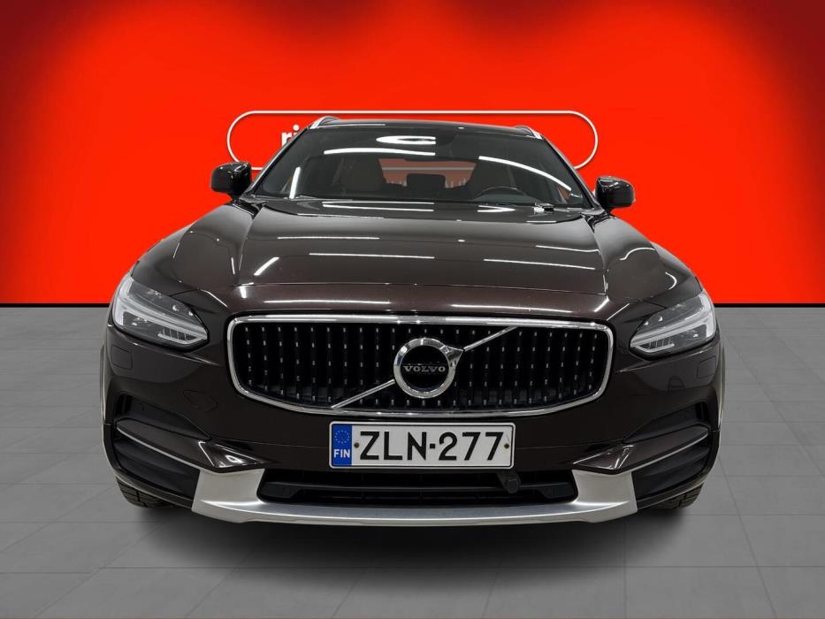 VOLVO V90 Cross Country 2017