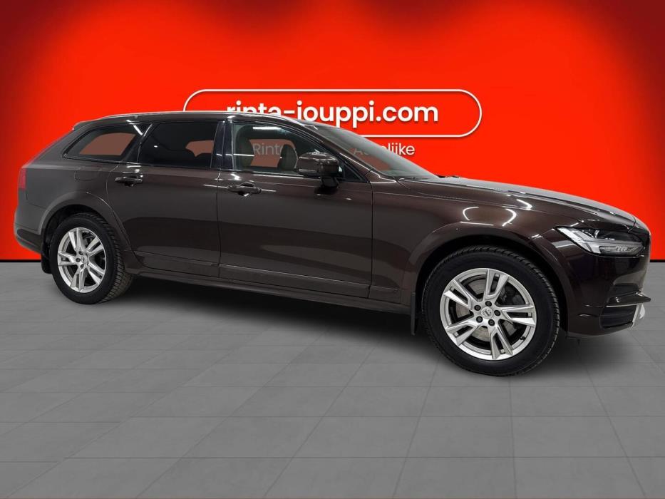 VOLVO V90 Cross Country 2017