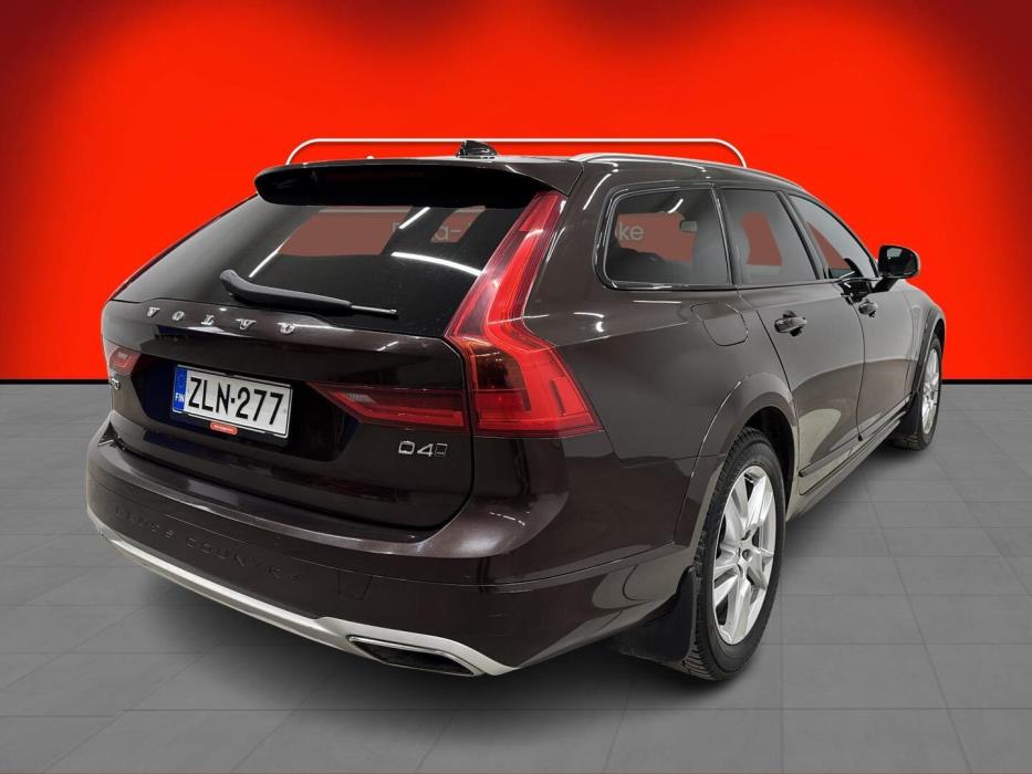 VOLVO V90 Cross Country 2017