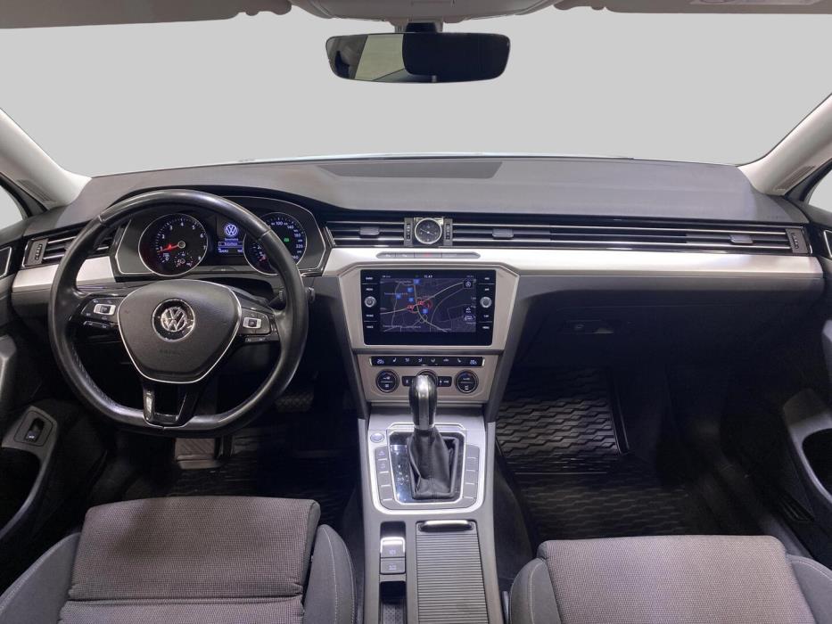 VOLKSWAGEN Passat 2019