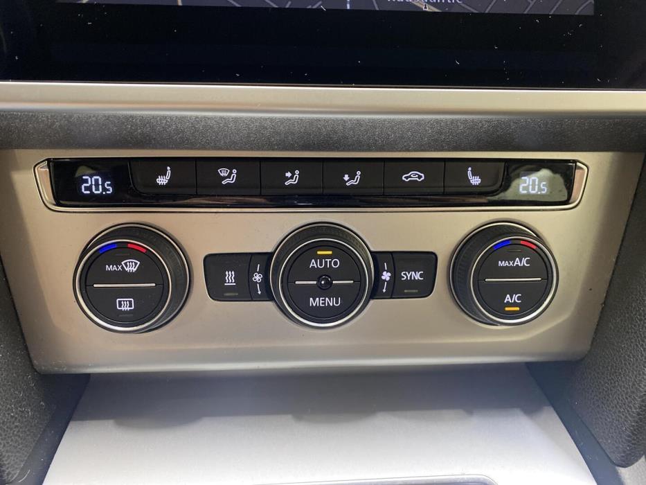 VOLKSWAGEN Passat 2019