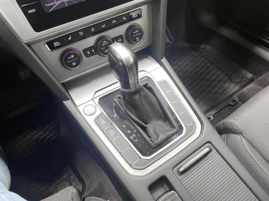 VOLKSWAGEN Passat 2019