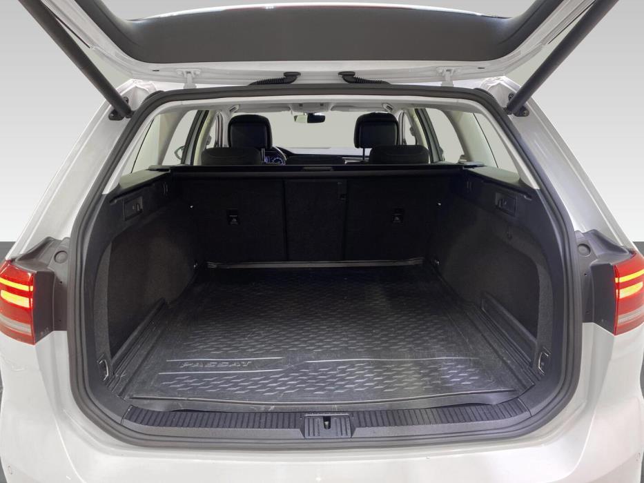 VOLKSWAGEN Passat 2019