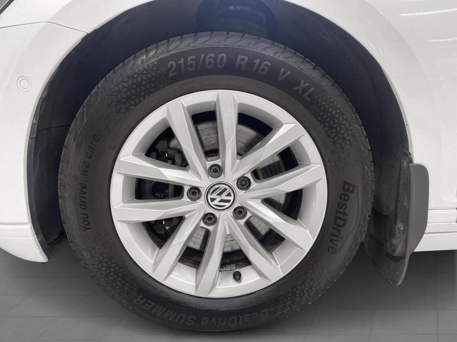VOLKSWAGEN Passat 2019