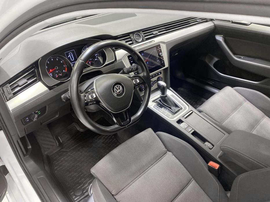 VOLKSWAGEN Passat 2019