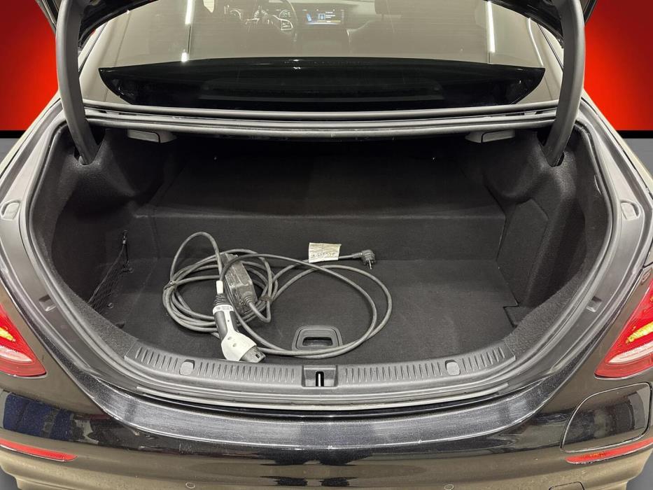 MERCEDES-BENZ E 2019