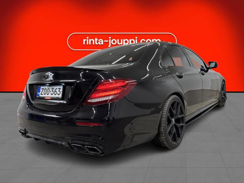 MERCEDES-BENZ E 2019