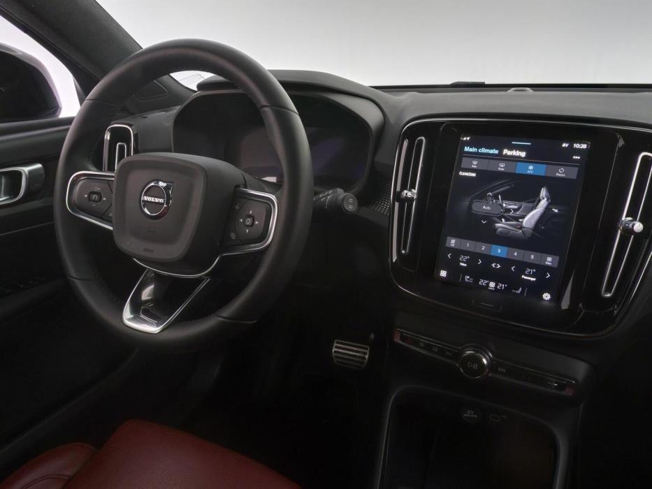 VOLVO XC40 2022