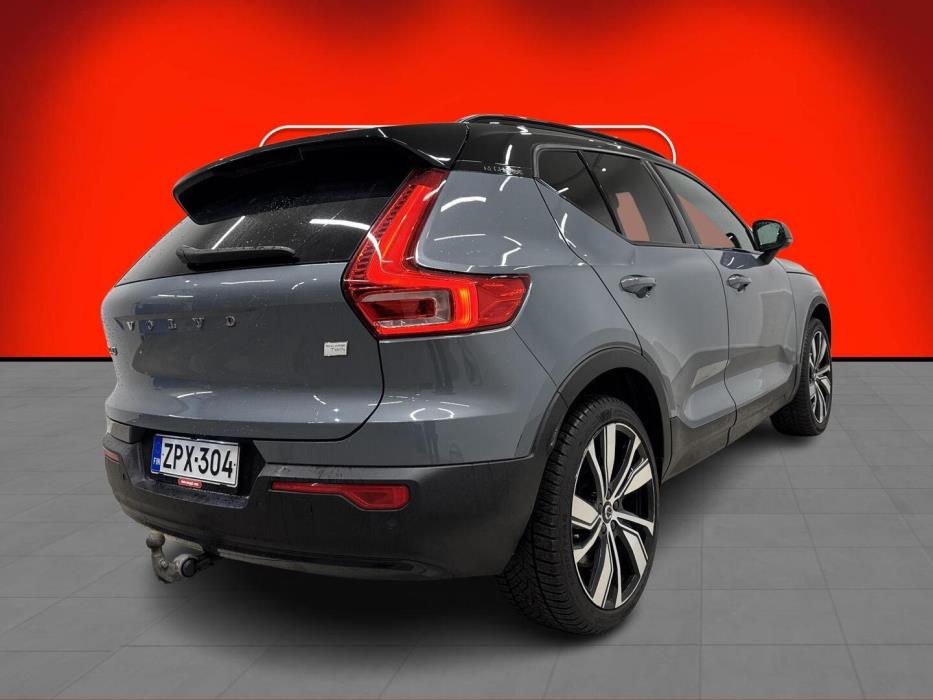 VOLVO XC40 2022