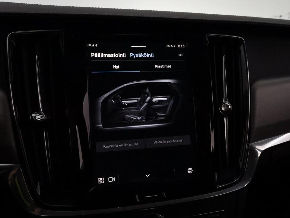 VOLVO V90 2025