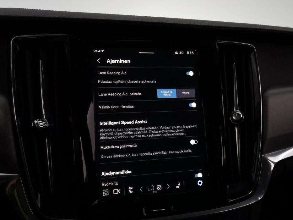 VOLVO V90 2025