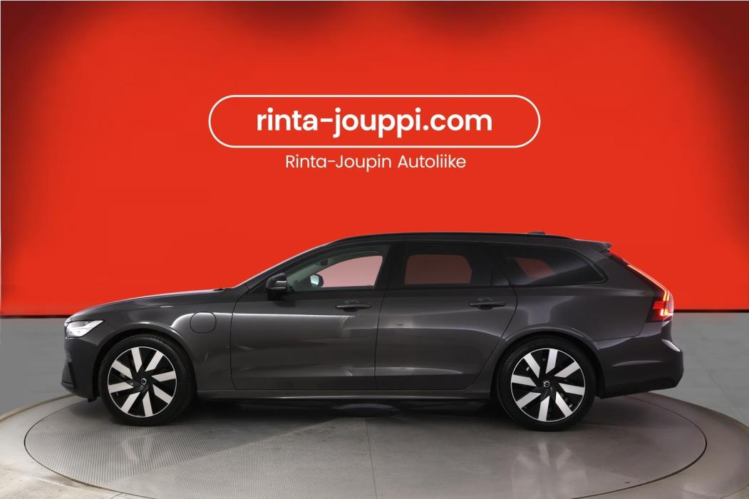VOLVO V90 2025