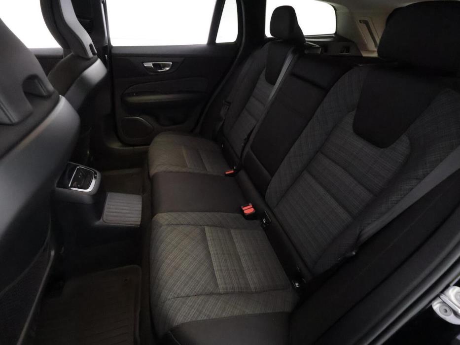 VOLVO V60 2023