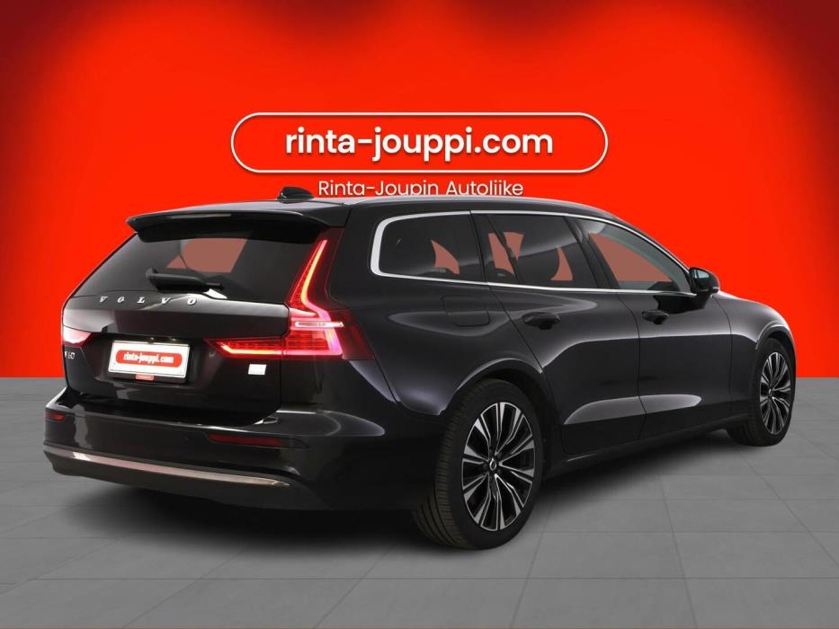 VOLVO V60 2023