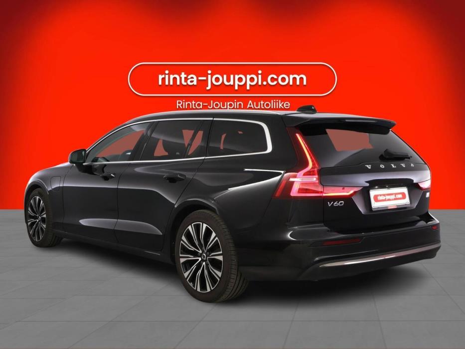 VOLVO V60 2023