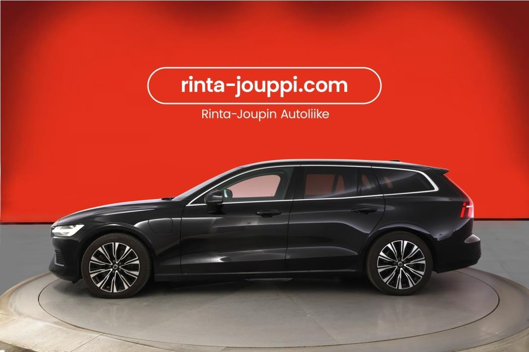 VOLVO V60 2023