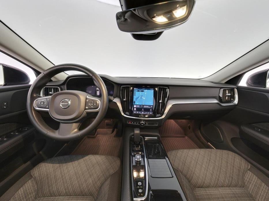 VOLVO V60 2023