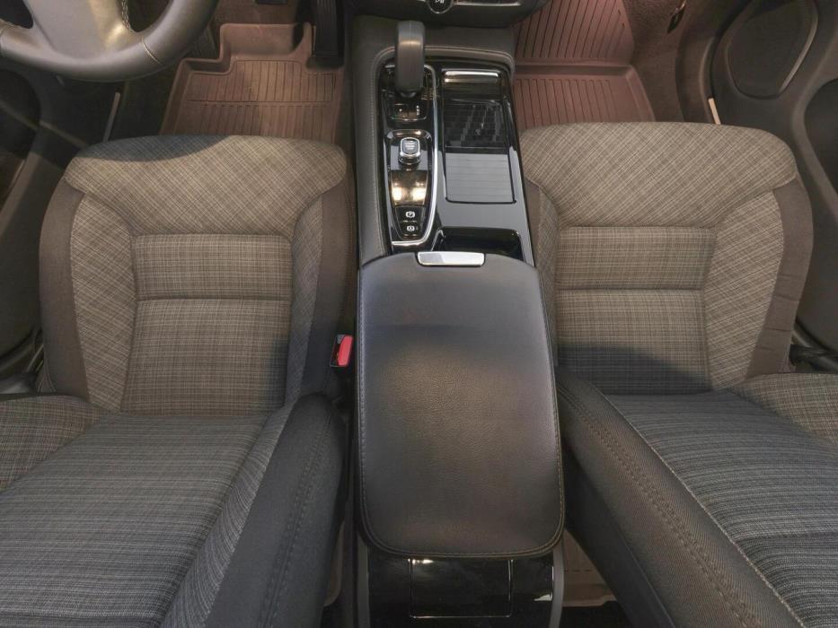 VOLVO V60 2023