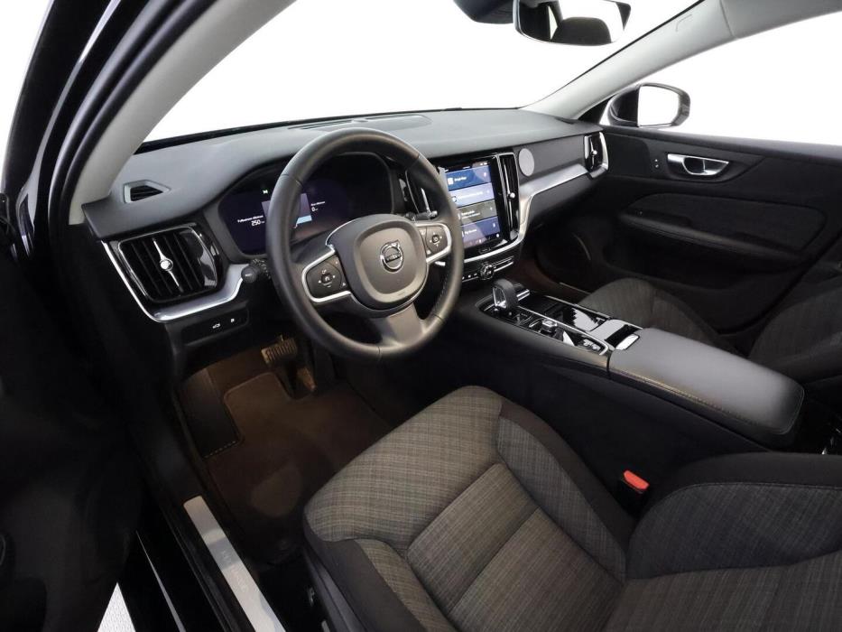 VOLVO V60 2023
