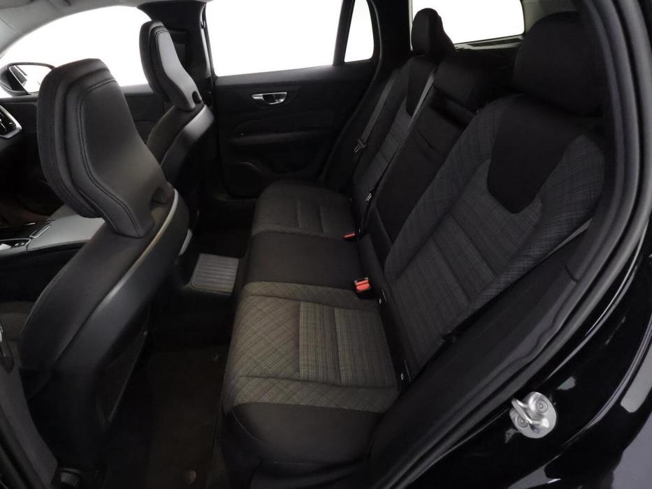 VOLVO V60 2023
