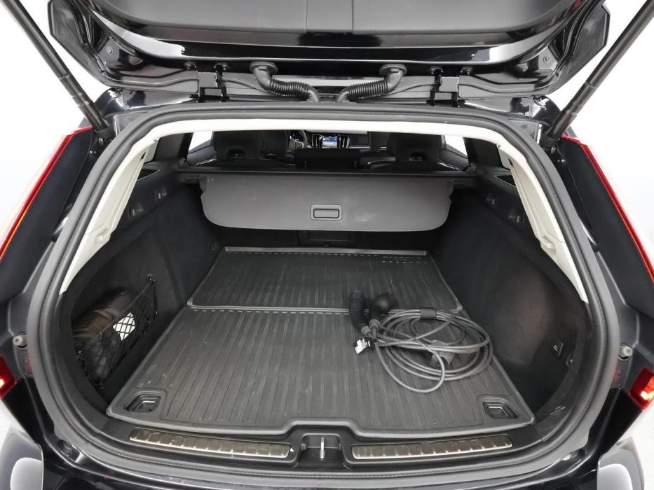 VOLVO V60 2023