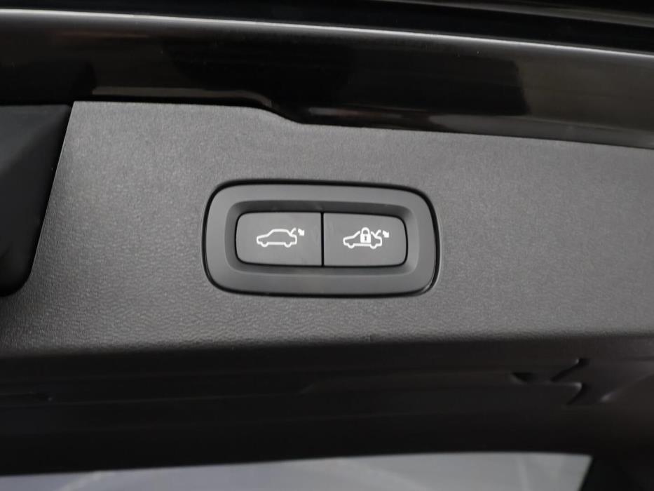 VOLVO V60 2023
