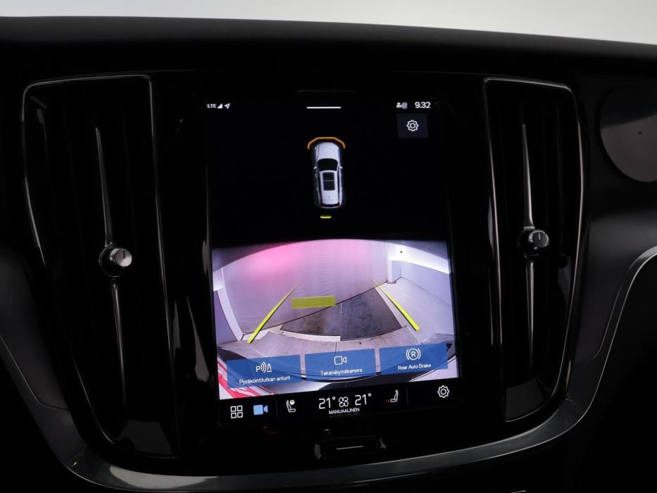 VOLVO V60 2023