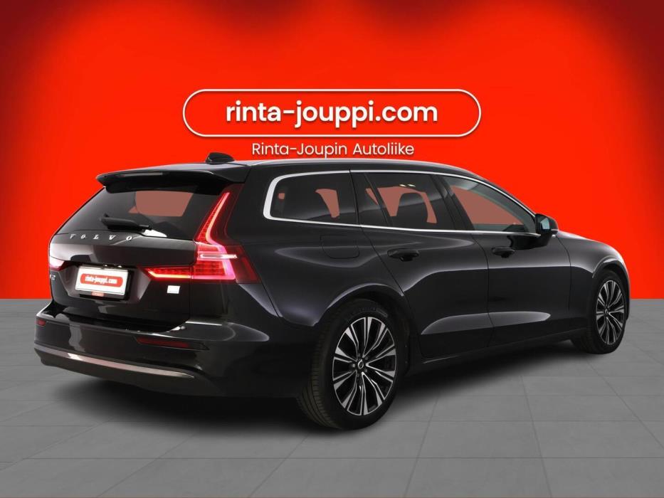 VOLVO V60 2023