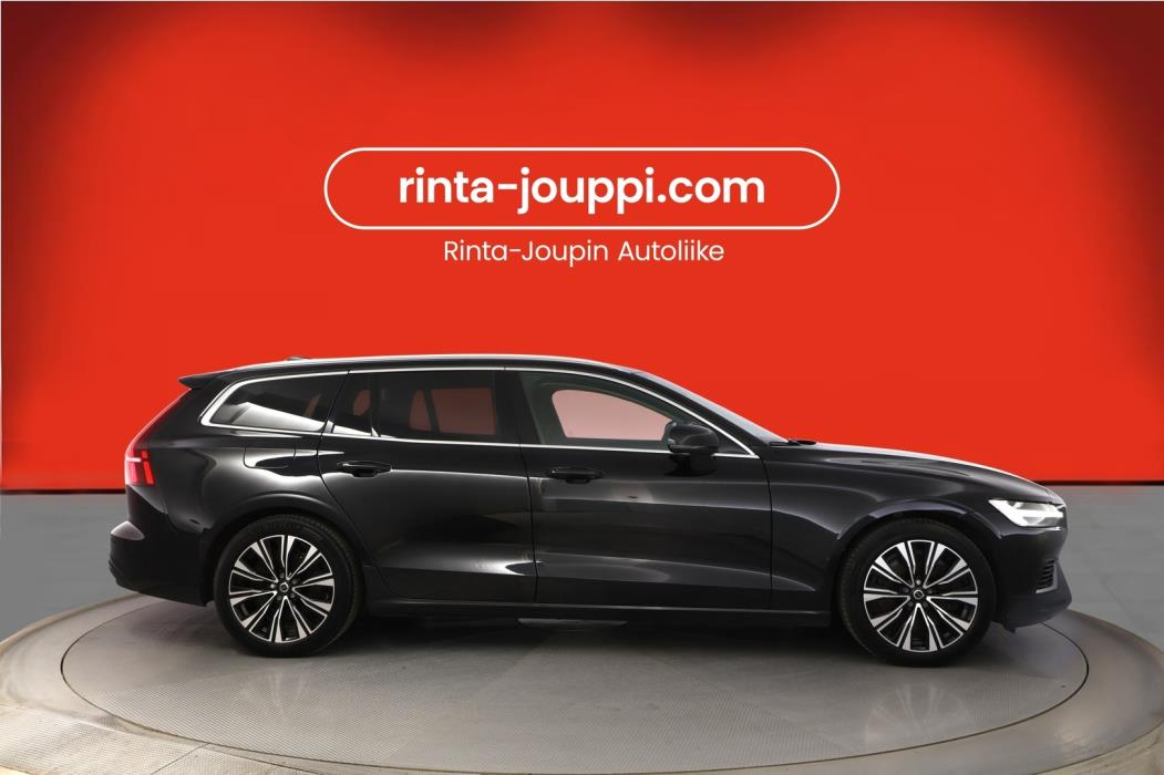 VOLVO V60 2023