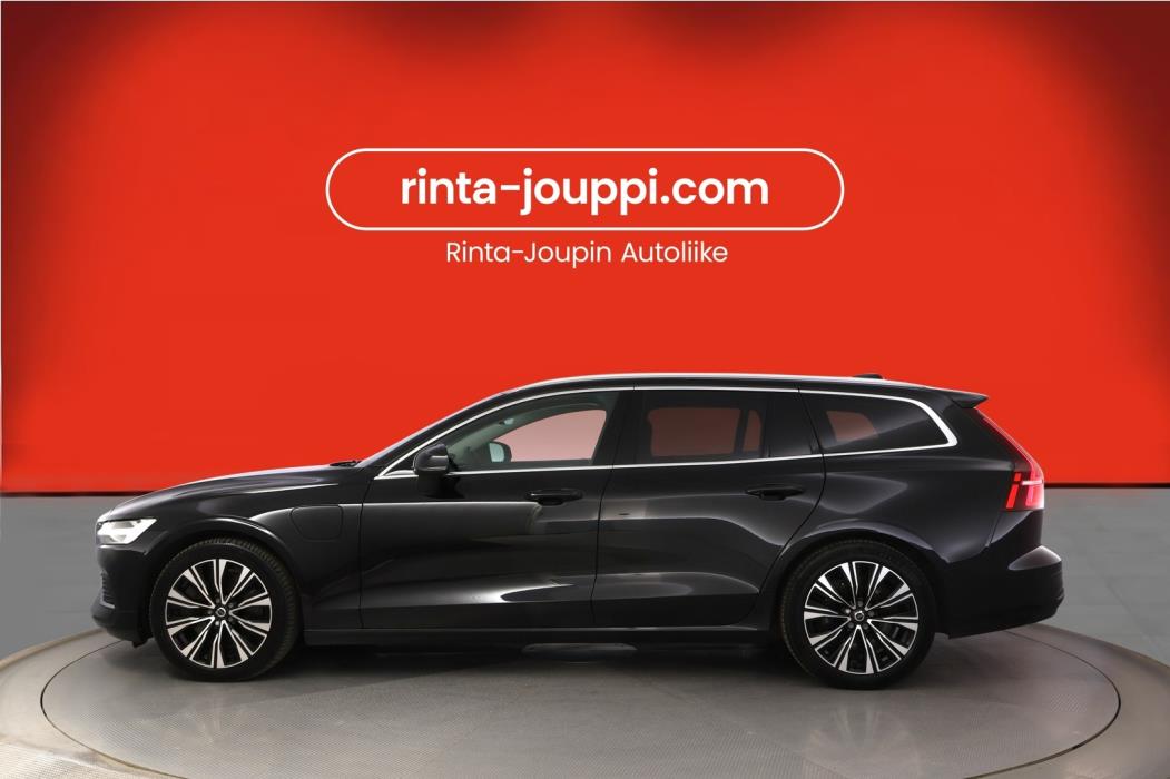 VOLVO V60 2023