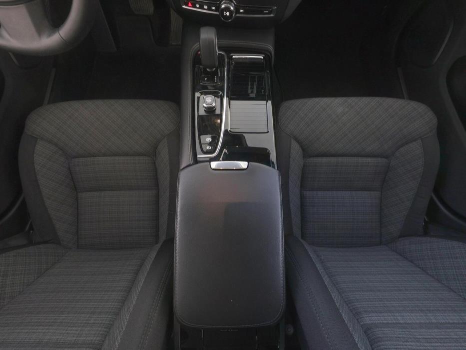 VOLVO V60 2023