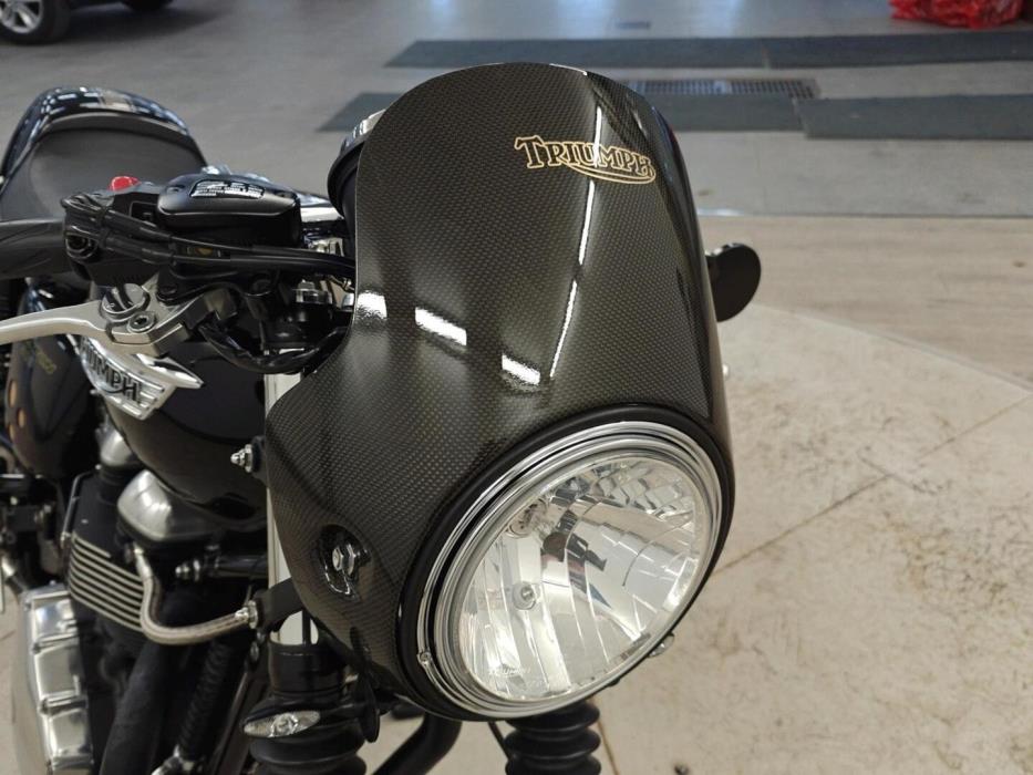 TRIUMPH Thruxton 2012