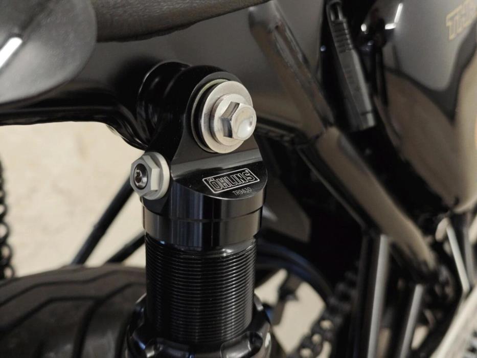 TRIUMPH Thruxton 2012
