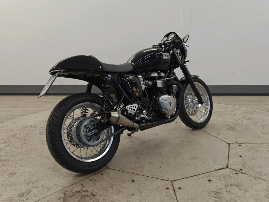 TRIUMPH Thruxton 2012