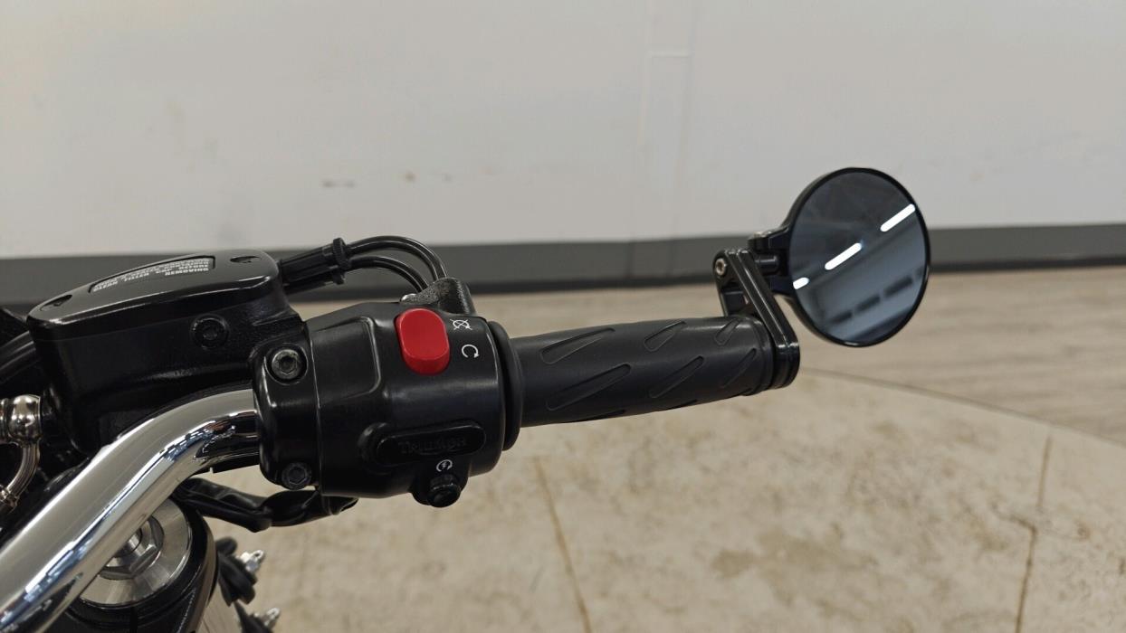 TRIUMPH Thruxton 2012