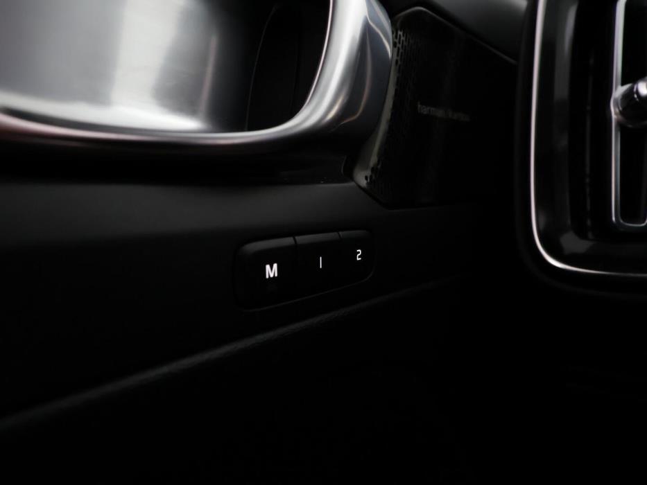 VOLVO XC40 2022