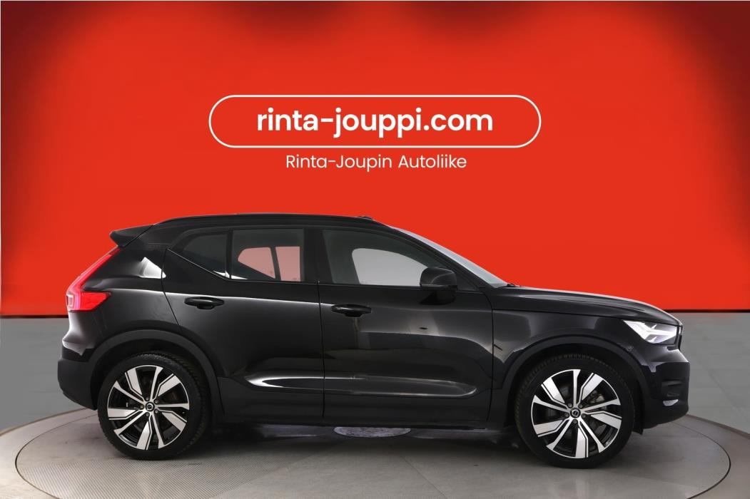 VOLVO XC40 2022