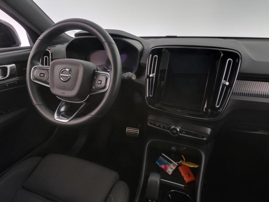 VOLVO XC40 2022