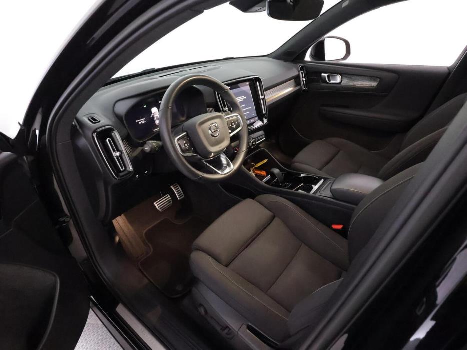 VOLVO XC40 2022
