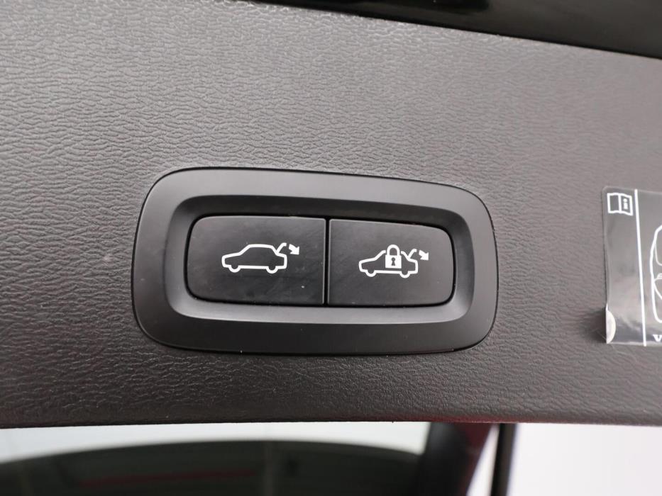 VOLVO XC40 2022