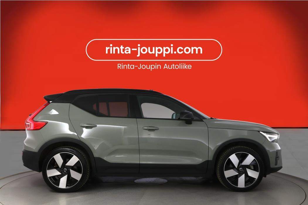 VOLVO XC40 2023