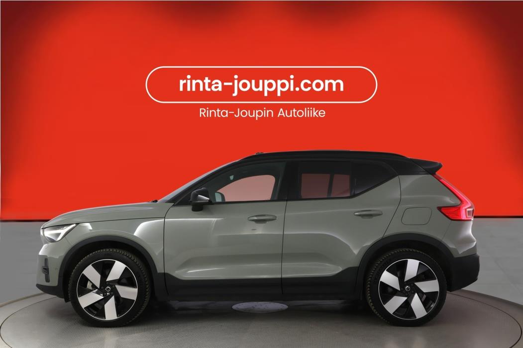 VOLVO XC40 2023